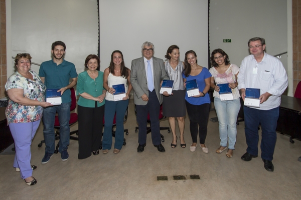 Professores e residentes da USP -  Lilian S.Rodrigues Sadeck, Luis Guilherme de Cunto S.Del Nero , Magda Carneiro Sampaio, Julia Warchavchnik Melardi, Eduardo Vaz, Sandra Grisi, Thais Cristina Annibale Vendramini, Nathalie B.Vieira de Moura  e Werther Brunow de Carvalho 
