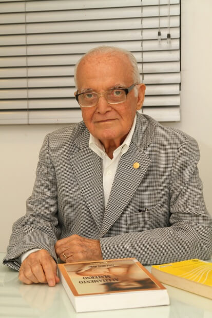 Professor Nelson Barros