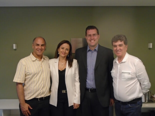 Da esquerda para a direita, drs. Luiz Cláudio Castro, Elisa de Carvalho, Cristian Muller e Dennis Burns