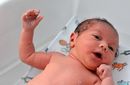 Pediatras reforçam orientações sobre parto normal na água 