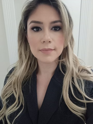 Camila dos Santos Salomão