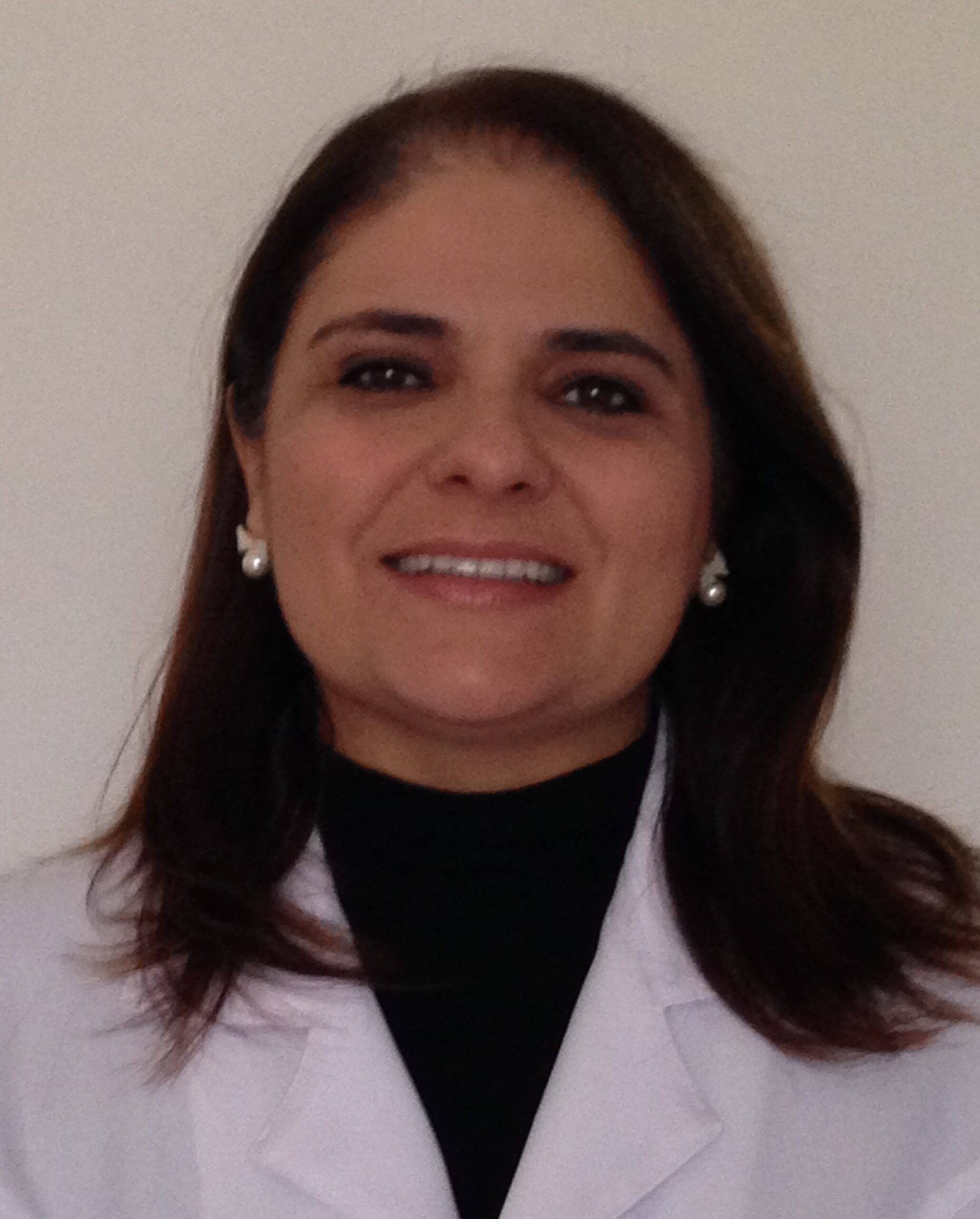 Débora Carla Chong e Silva