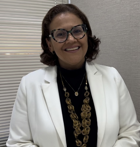 Claudia França Cavalcante Valente